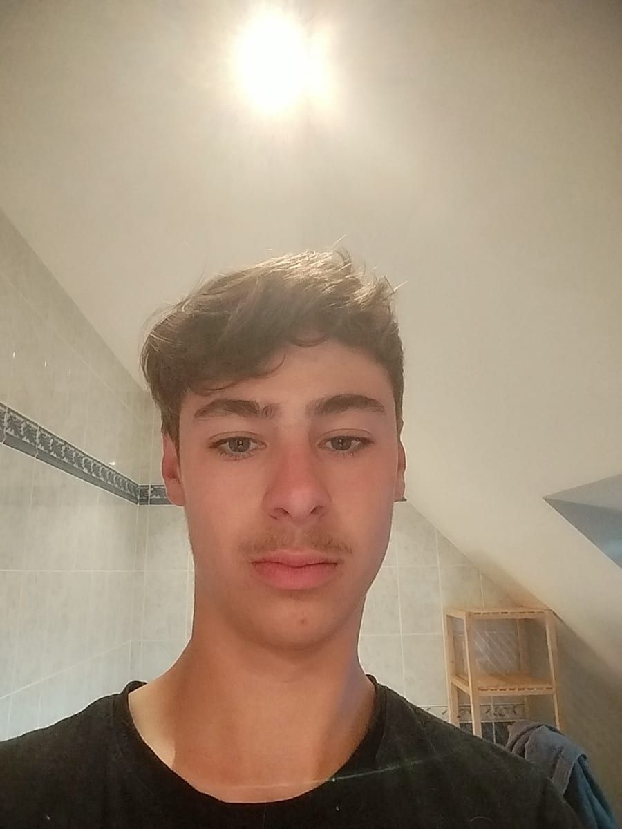 Djani - Annonce gay à Tenneville Profil de Djani, 28 ans, Annonce gay à Tenneville (Luxembourg)