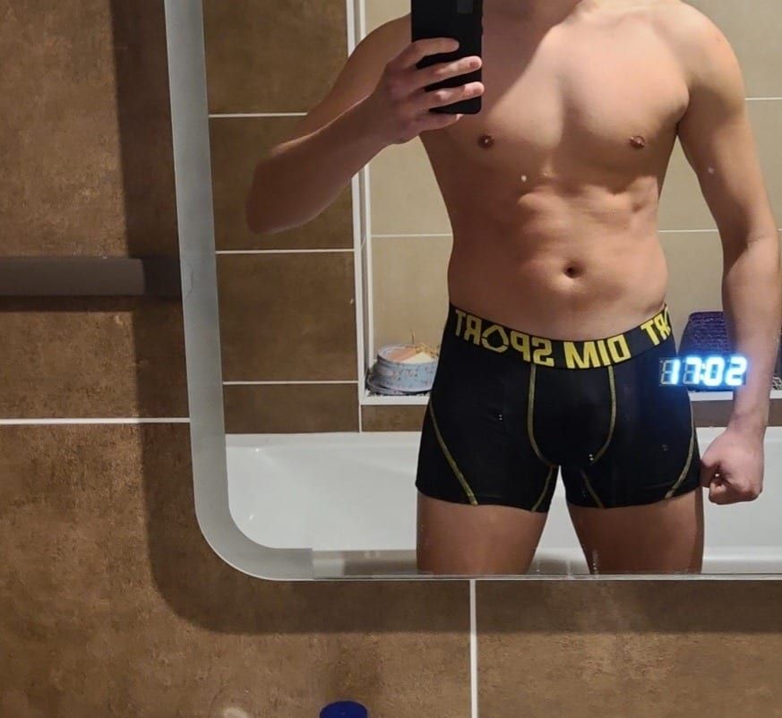 Achim - Annonce gay à Watermael-Boitsfort Profil de Achim, 33 ans, Annonce gay à Watermael-Boitsfort (Bruxelles-Capitale)