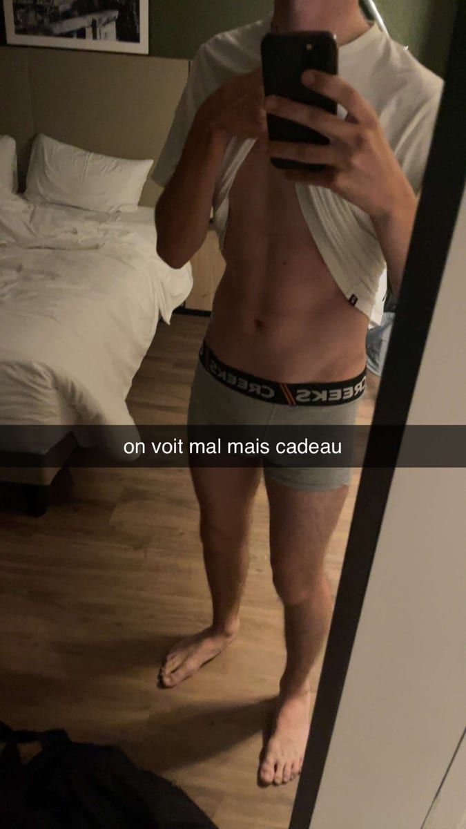 Salim - Annonce gay à Clavier Profil de Salim, 22 ans, Annonce gay à Clavier (Liège)