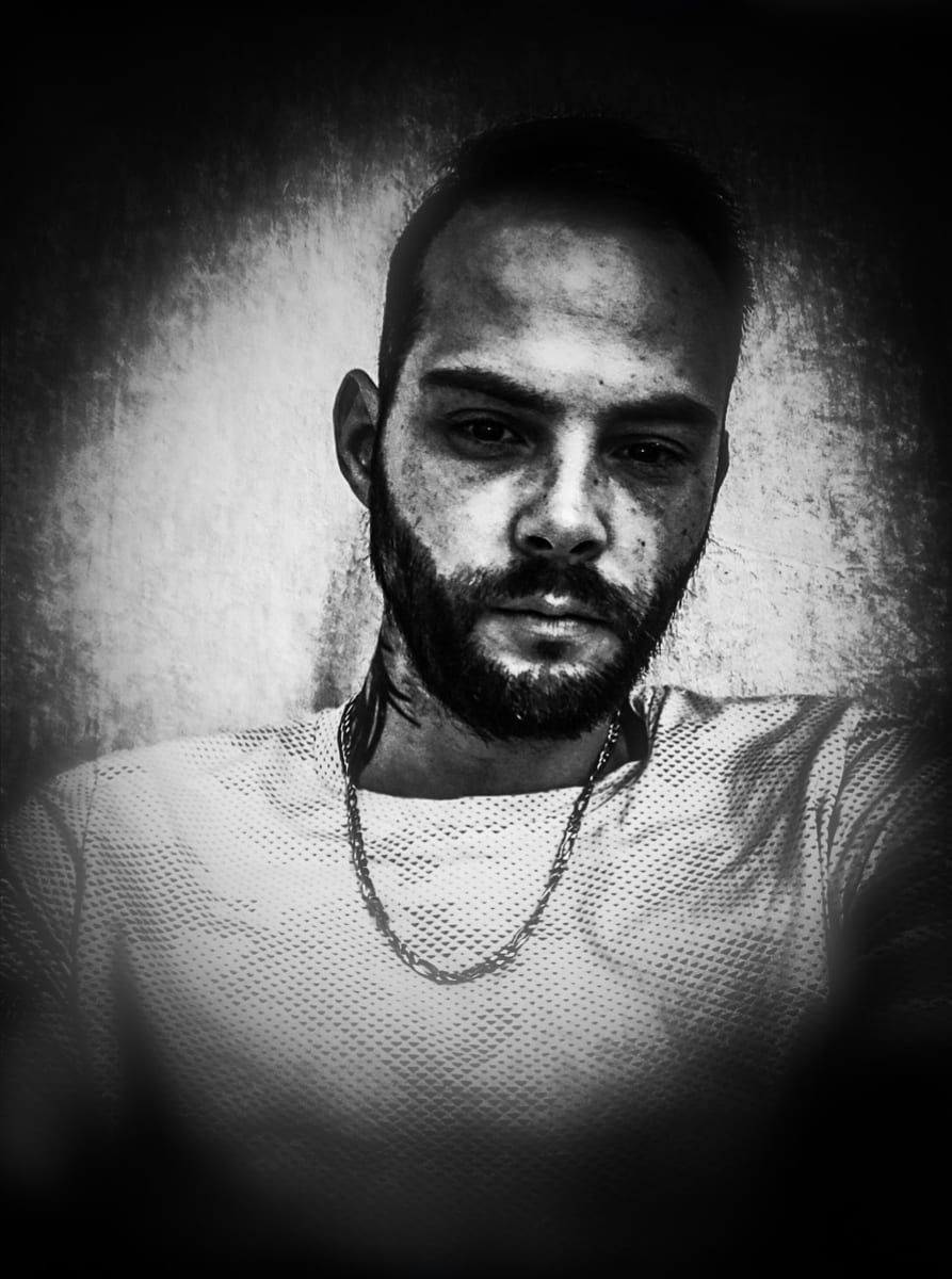 Iyas - Annonce gay à Saint-Georges-sur-Meuse Profil de Iyas, 27 ans, Annonce gay à Saint-Georges-sur-Meuse (Liège)