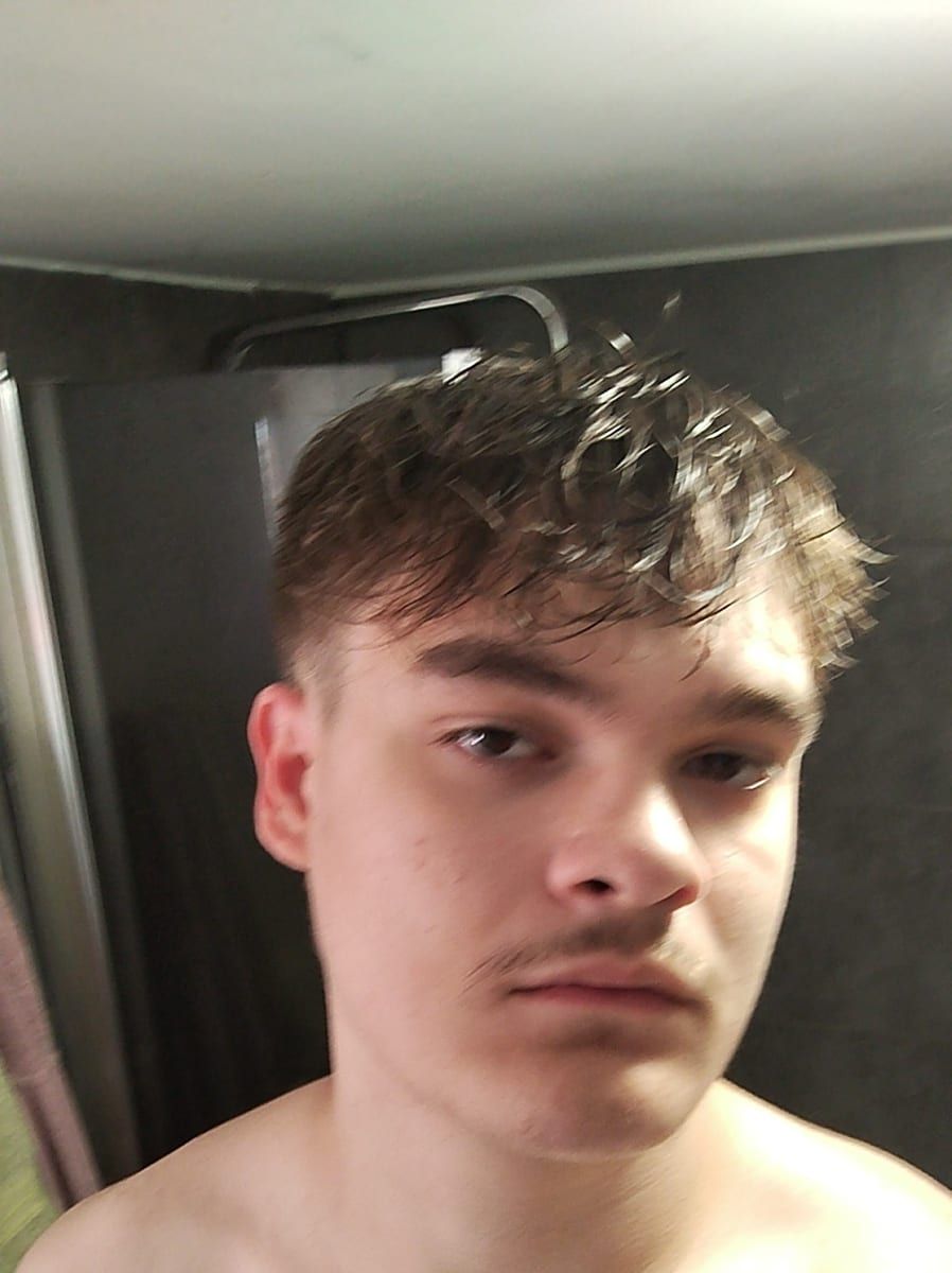 Saian - Annonce gay à Saint-Vith Profil de Saian, 24 ans, Annonce gay à Saint-Vith (Liège)