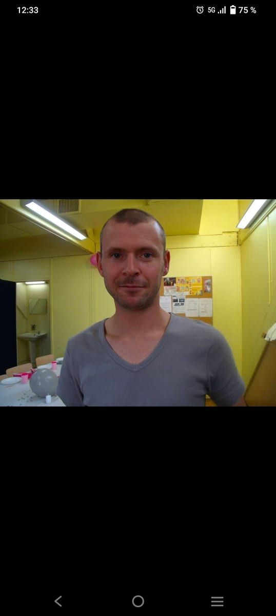 Dominic - Annonce gay à Forest Profil de Dominic, 27 ans, Annonce gay à Forest (Bruxelles-Capitale)