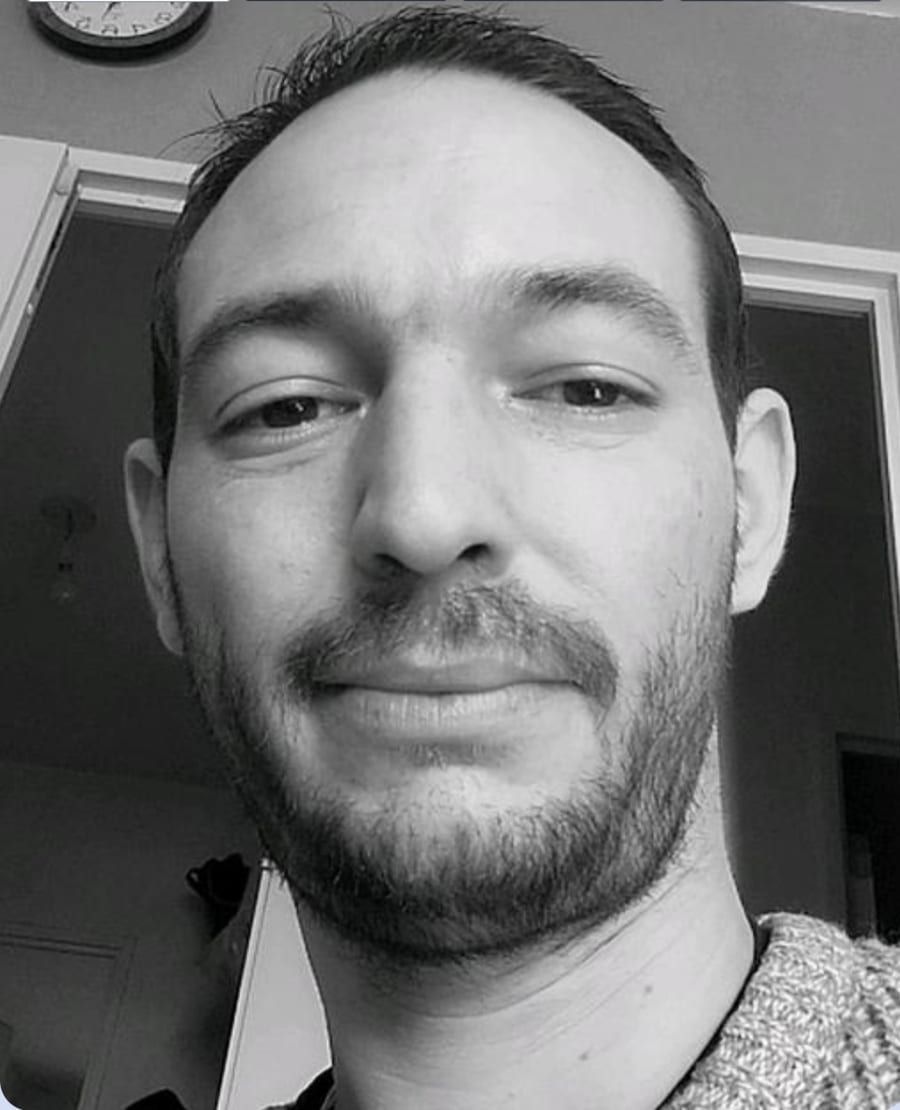 Mykael - Annonce gay à Esneux Profil de Mykael, 43 ans, Annonce gay à Esneux (Liège)
