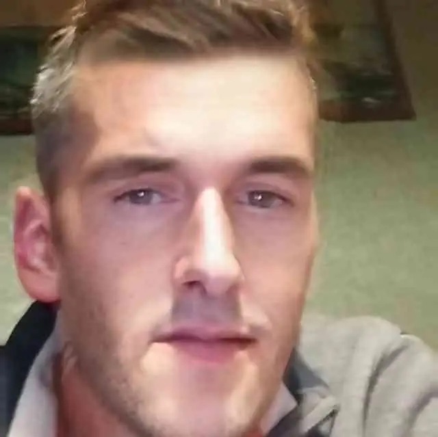 Profil de Kader, 22 ans, Annonce gay à Beauvechain (Brabant wallon)