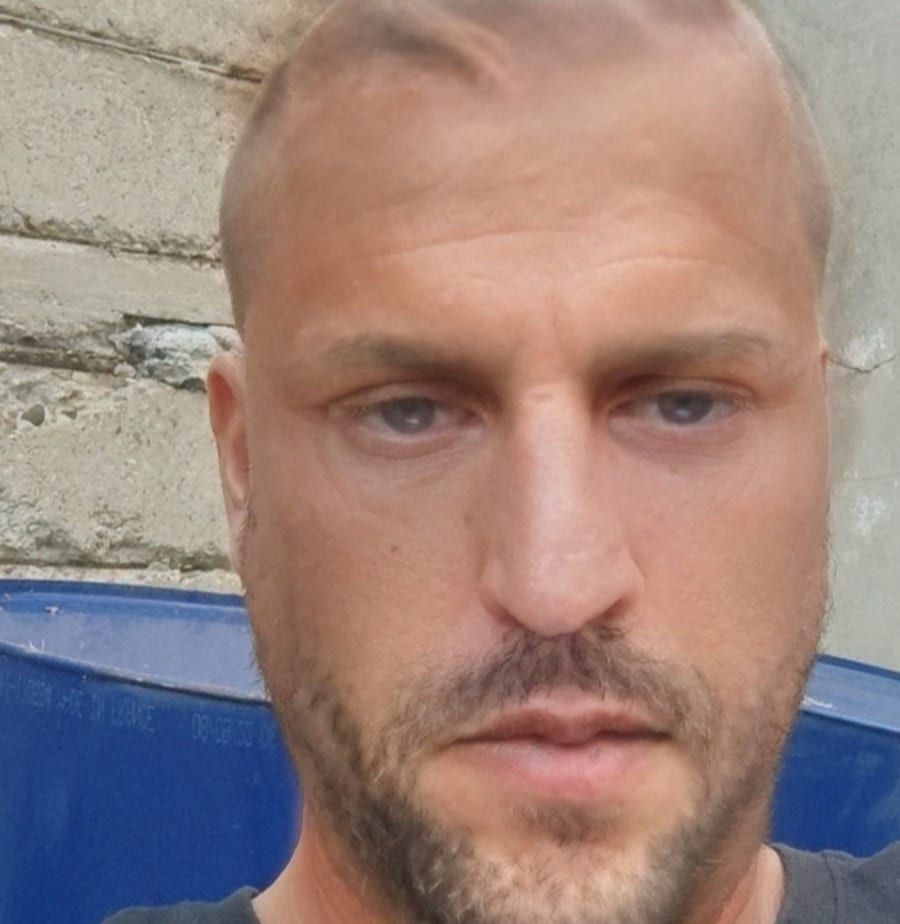 Jean-daniel - Annonce gay à Flobecq Profil de Jean-daniel, 39 ans, Annonce gay à Flobecq (Hainaut)