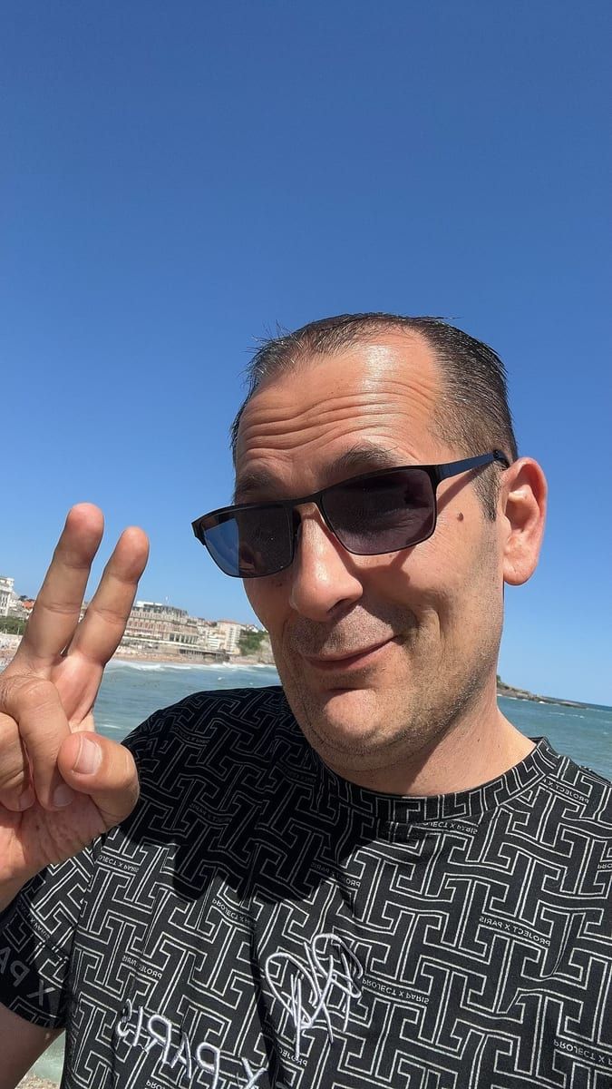 Akil - Annonce gay à Clavier Profil de Akil, 41 ans, Annonce gay à Clavier (Liège)