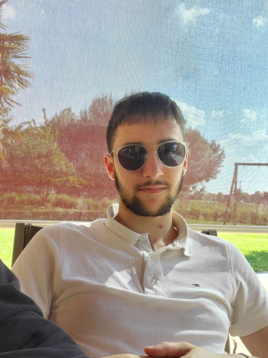 Dann - Annonce gay à Farciennes Profil de Dann, 25 ans, Annonce gay à Farciennes (Hainaut)