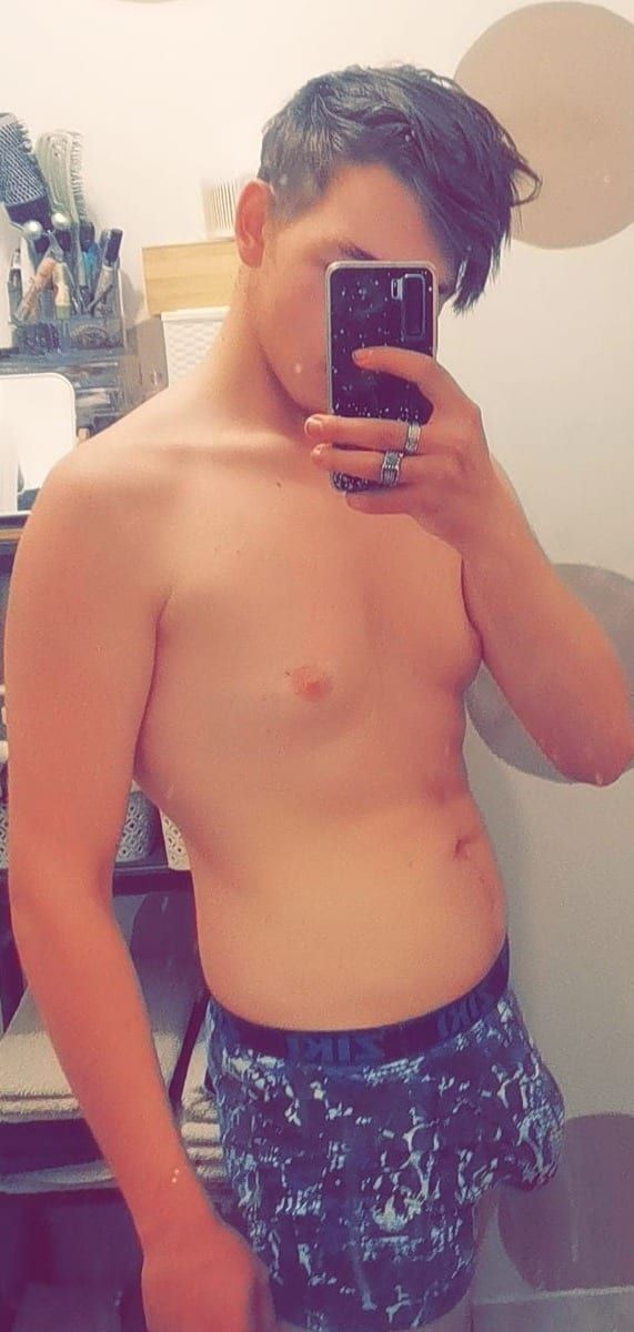 Bruce - Annonce gay à Sainte-Ode Profil de Bruce, 33 ans, Annonce gay à Sainte-Ode (Luxembourg)