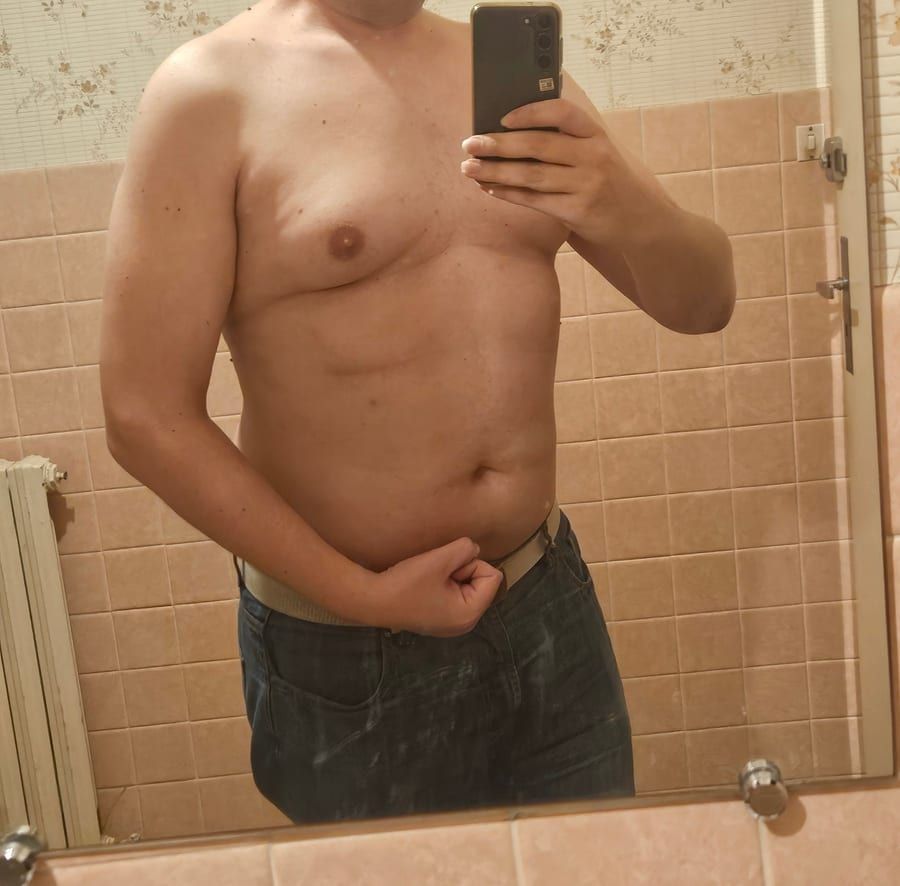 Mouaad - Annonce gay à Wellin Profil de Mouaad, 42 ans, Annonce gay à Wellin (Luxembourg)