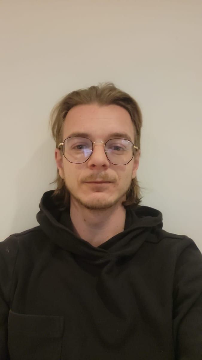 Nikola - Annonce gay à Chiny Profil de Nikola, 34 ans, Annonce gay à Chiny (Luxembourg)