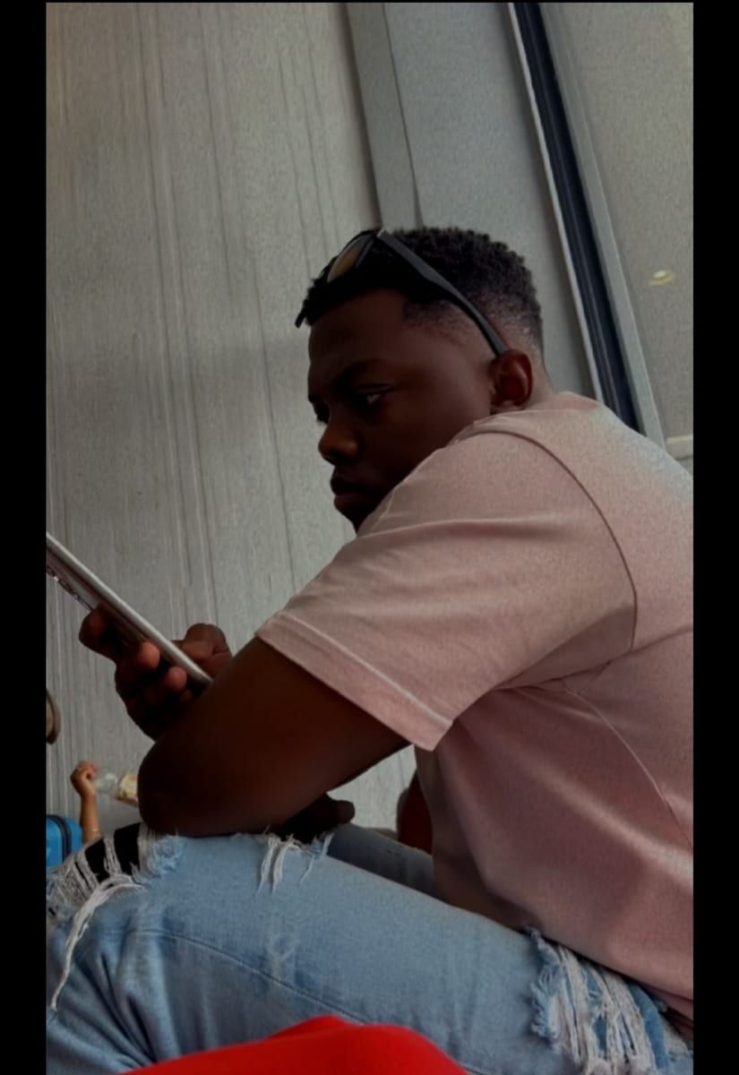 Vicenzo - Annonce gay à Gesves Profil de Vicenzo, 42 ans, Annonce gay à Gesves (Namur)