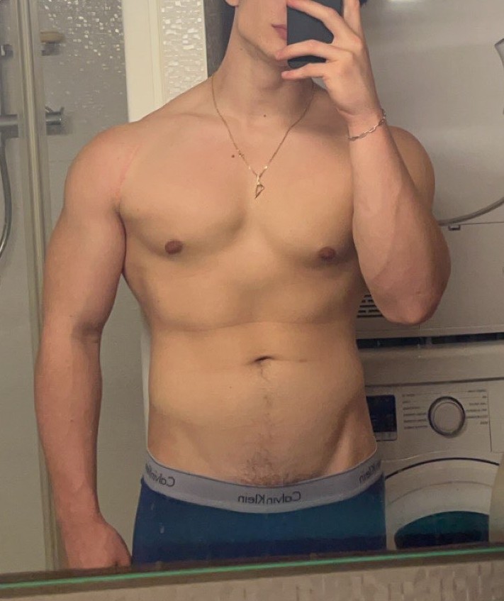 Yvon - Annonce gay à Yvoir Profil de Yvon, 22 ans, Annonce gay à Yvoir (Namur)