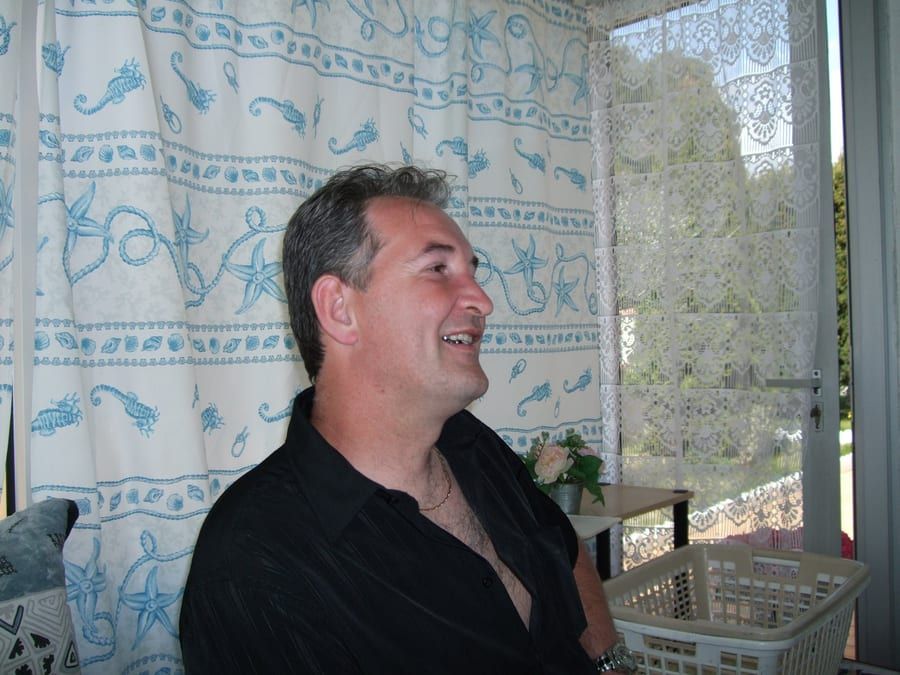 Charle - Annonce gay à Anderlecht Profil de Charle, 38 ans, Annonce gay à Anderlecht (Bruxelles-Capitale)