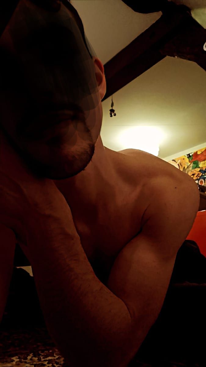 Profil de Dereck, 22 ans, Annonce gay à Pont-à-Celles (Hainaut)