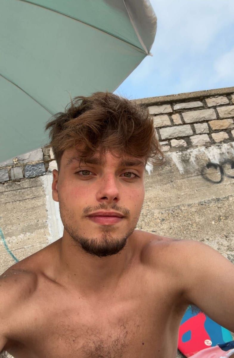 Son - Annonce gay à Chiny Profil de Son, 25 ans, Annonce gay à Chiny (Luxembourg)