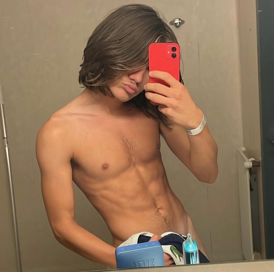 Mahamoud - Annonce gay à Saint-Georges-sur-Meuse Profil de Mahamoud, 22 ans, Annonce gay à Saint-Georges-sur-Meuse (Liège)