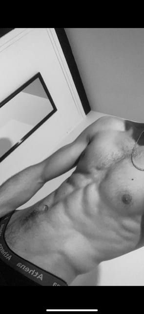 Naym - Annonce gay à Froidchapelle Profil de Naym, 39 ans, Annonce gay à Froidchapelle (Hainaut)
