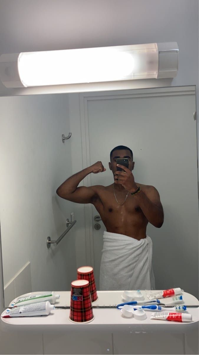 Arthus - Annonce gay à Saint-Josse-ten-Noode Profil de Arthus, 31 ans, Annonce gay à Saint-Josse-ten-Noode (Bruxelles-Capitale)
