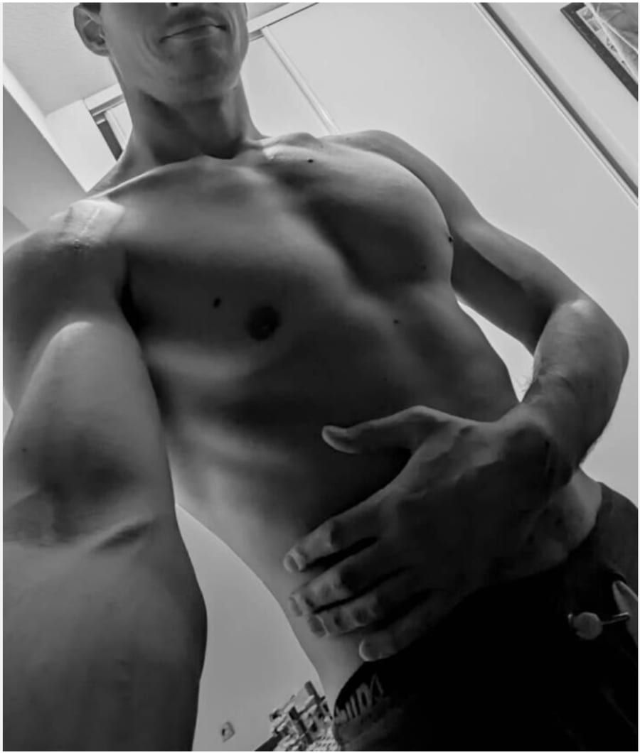 Naick - Annonce gay à Plombières Profil de Naick, 29 ans, Annonce gay à Plombières (Liège)