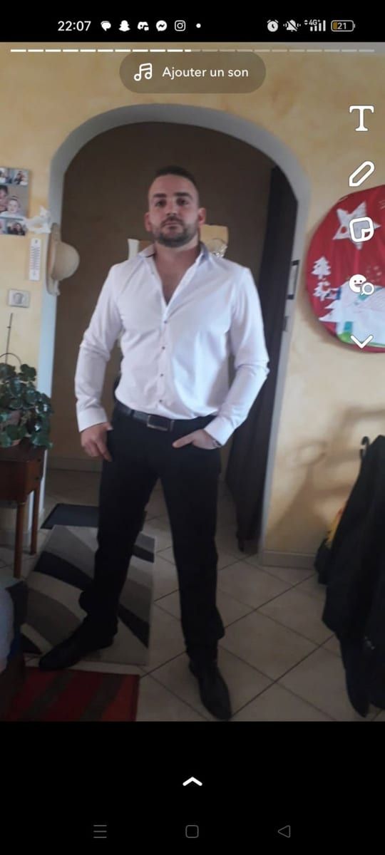 Camill - Annonce gay à Honnelles Profil de Camill, 27 ans, Annonce gay à Honnelles (Hainaut)