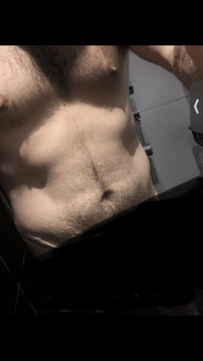 Simao - Annonce gay à Celles Profil de Simao, 26 ans, Annonce gay à Celles (Hainaut)