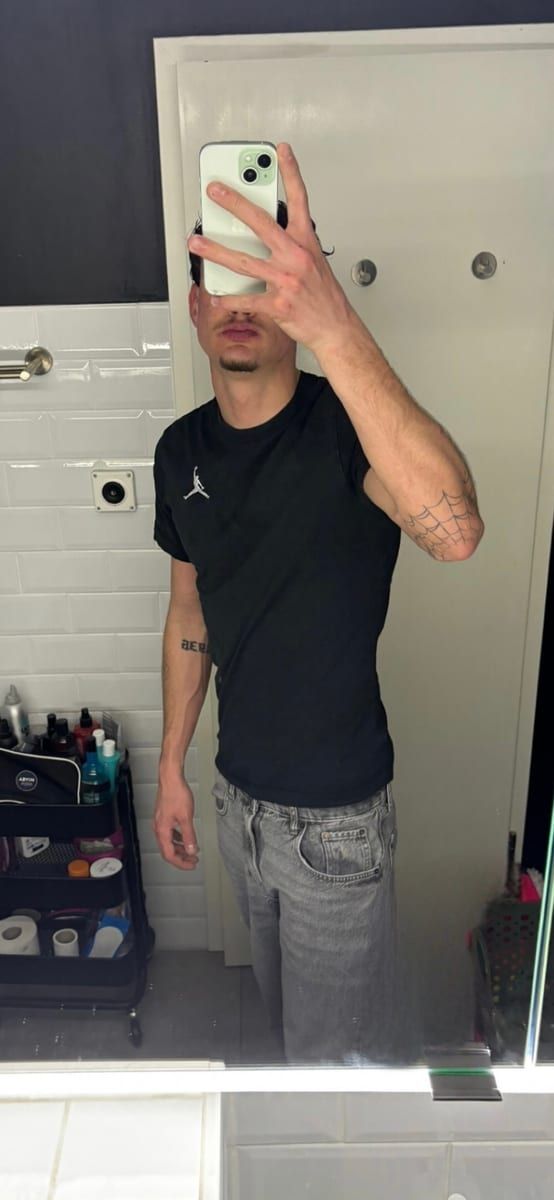 Loetare - Annonce gay à Woluwe-Saint-Pierre Profil de Loetare, 41 ans, Annonce gay à Woluwe-Saint-Pierre (Bruxelles-Capitale)