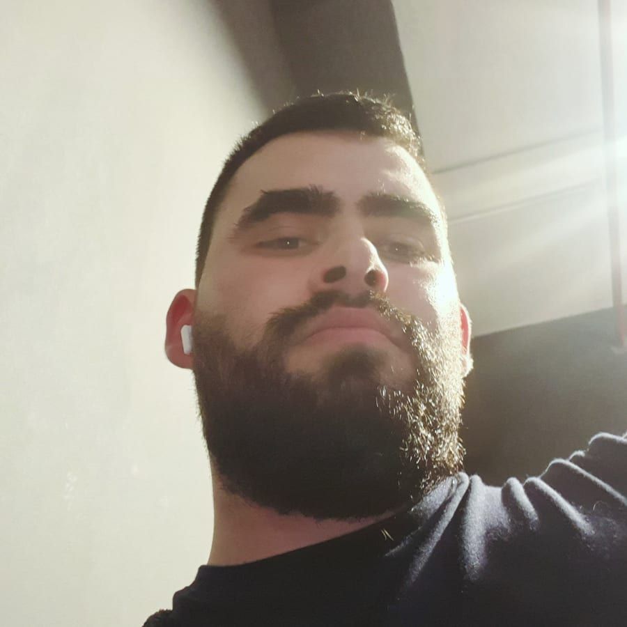 Armen - Annonce gay à Virton Profil de Armen, 43 ans, Annonce gay à Virton (Luxembourg)