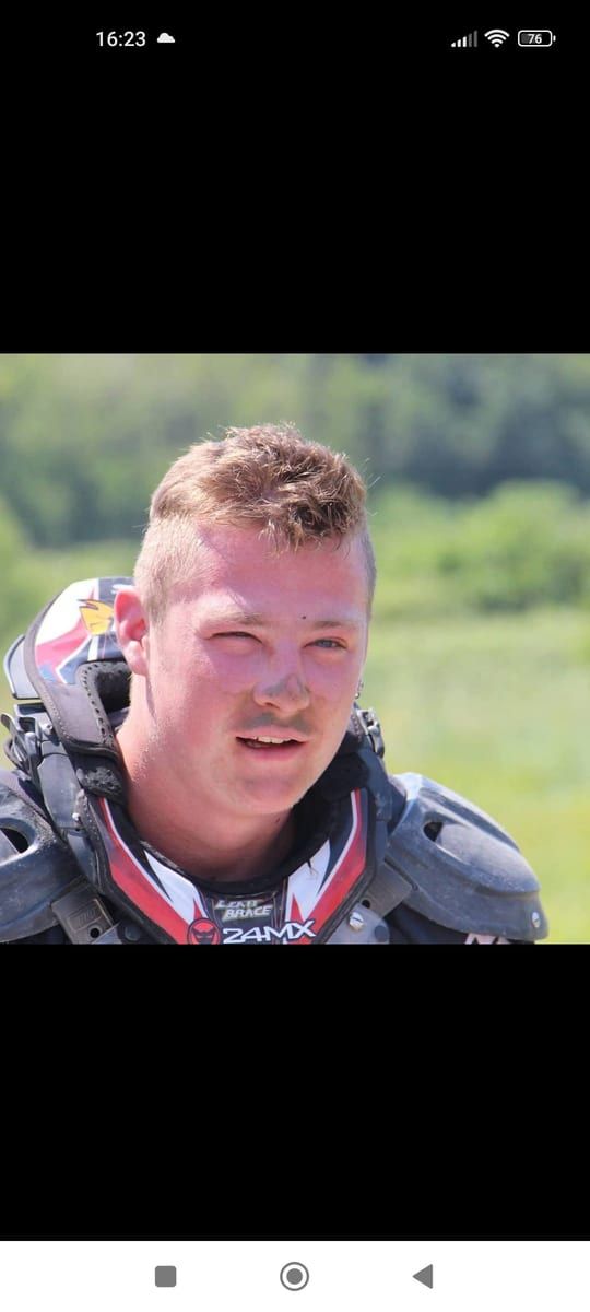 Kellian - Annonce gay à Clavier Profil de Kellian, 32 ans, Annonce gay à Clavier (Liège)