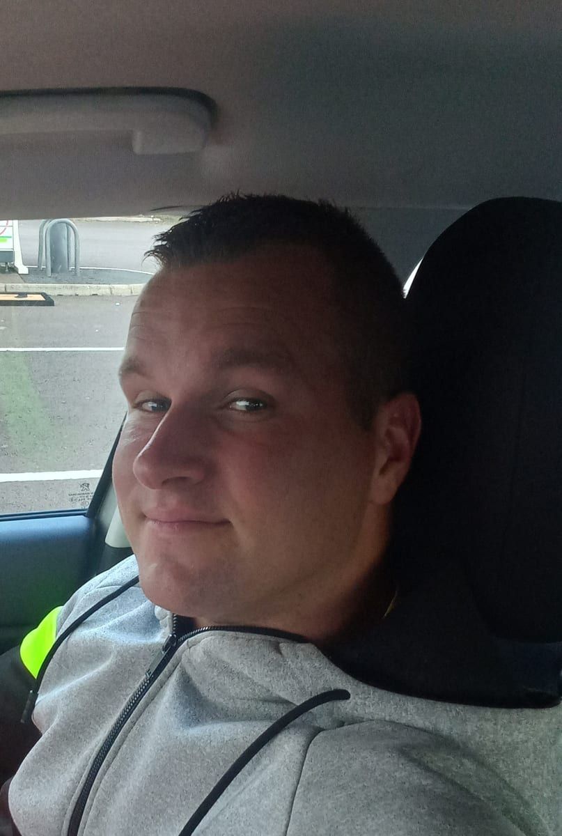 Fadil - Annonce gay à Thuin Profil de Fadil, 27 ans, Annonce gay à Thuin (Hainaut)