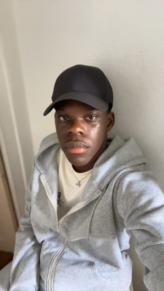 Profil de Losseni, 33 ans, Annonce gay à Couvin (Namur)