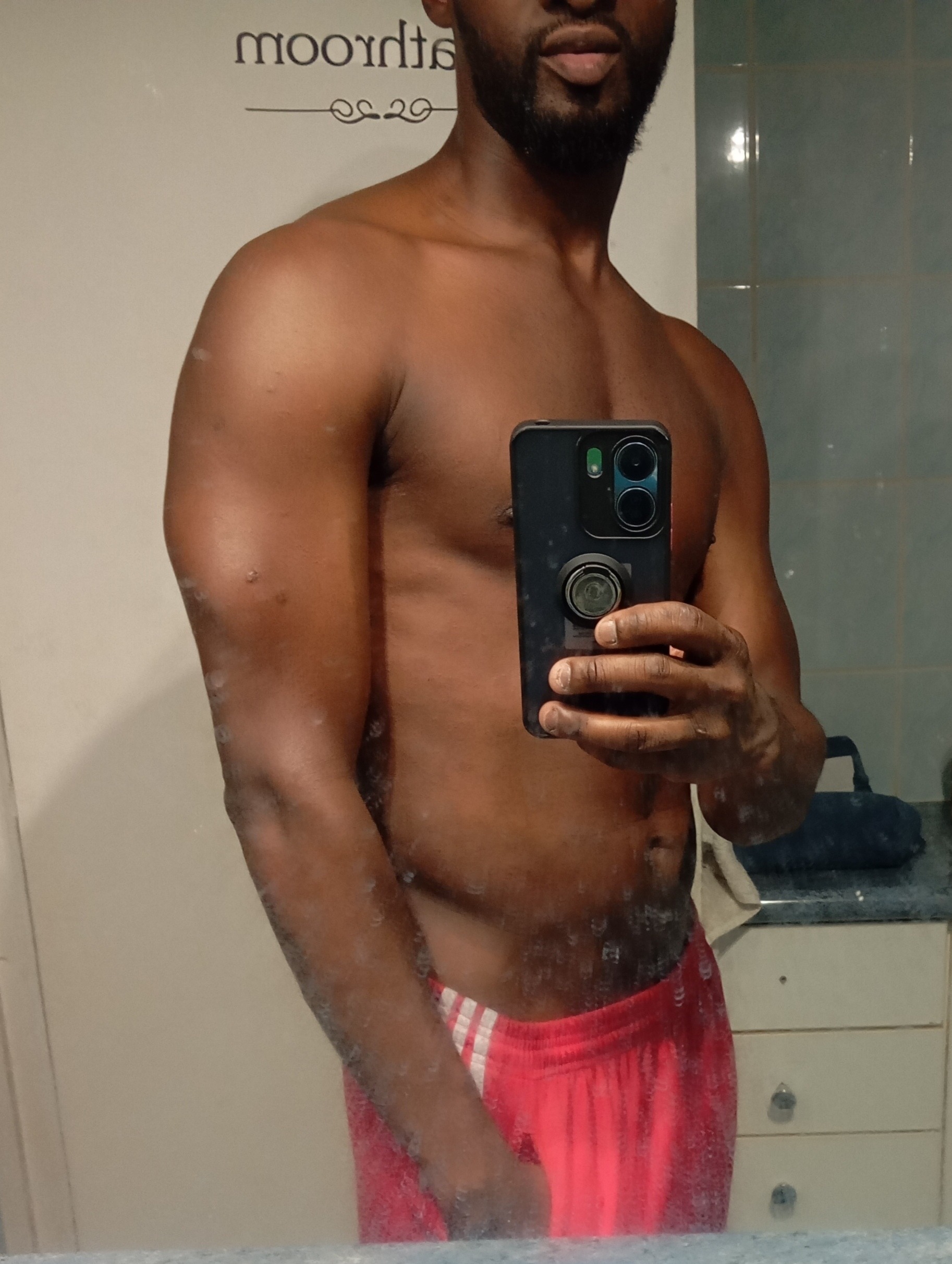 Djino - Annonce gay à Verviers Profil de Djino, 31 ans, Annonce gay à Verviers (Liège)