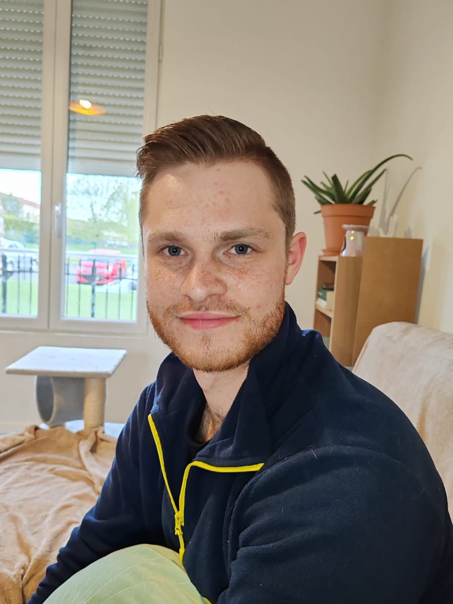 Jiovanni - Annonce gay à Yvoir Profil de Jiovanni, 26 ans, Annonce gay à Yvoir (Namur)