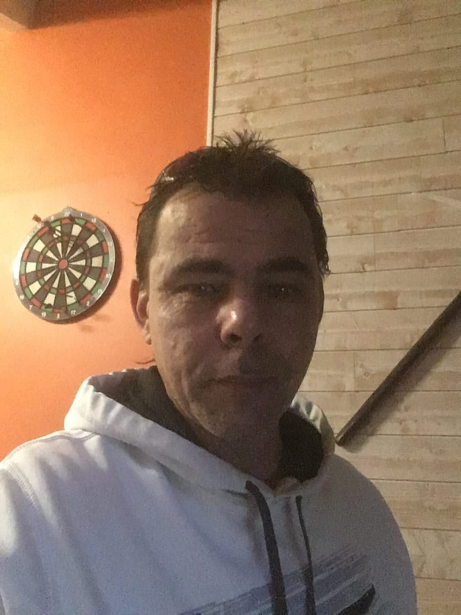 Marc-edouard - Annonce gay à Clavier Profil de Marc-edouard, 34 ans, Annonce gay à Clavier (Liège)