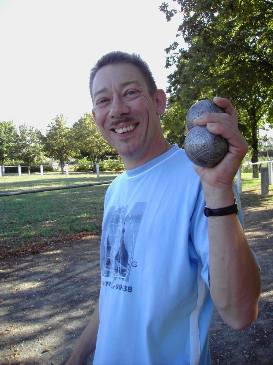 Allister - Annonce gay à Gesves Profil de Allister, 41 ans, Annonce gay à Gesves (Namur)