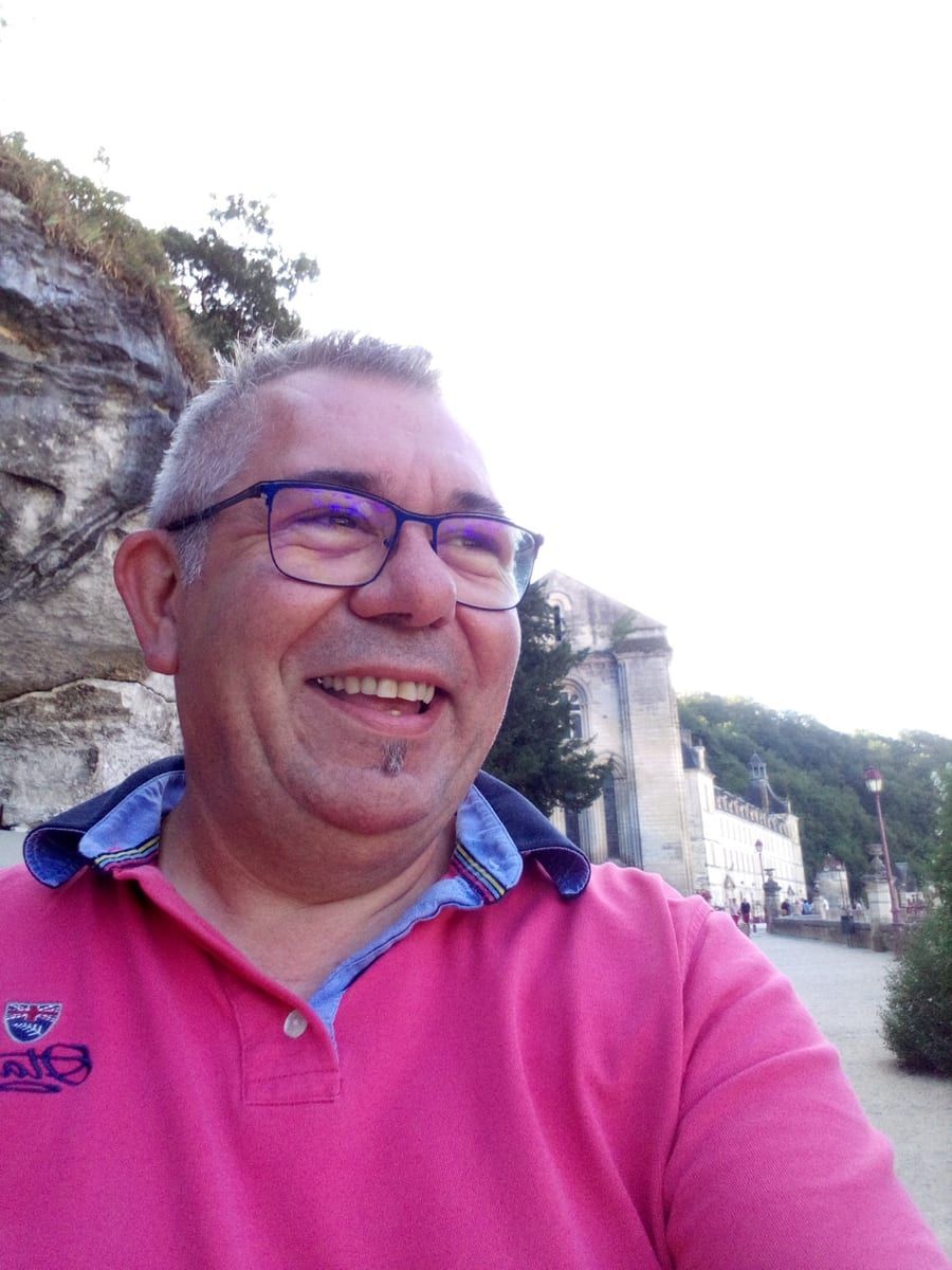 Sead - Annonce gay à Wellin Profil de Sead, 39 ans, Annonce gay à Wellin (Luxembourg)