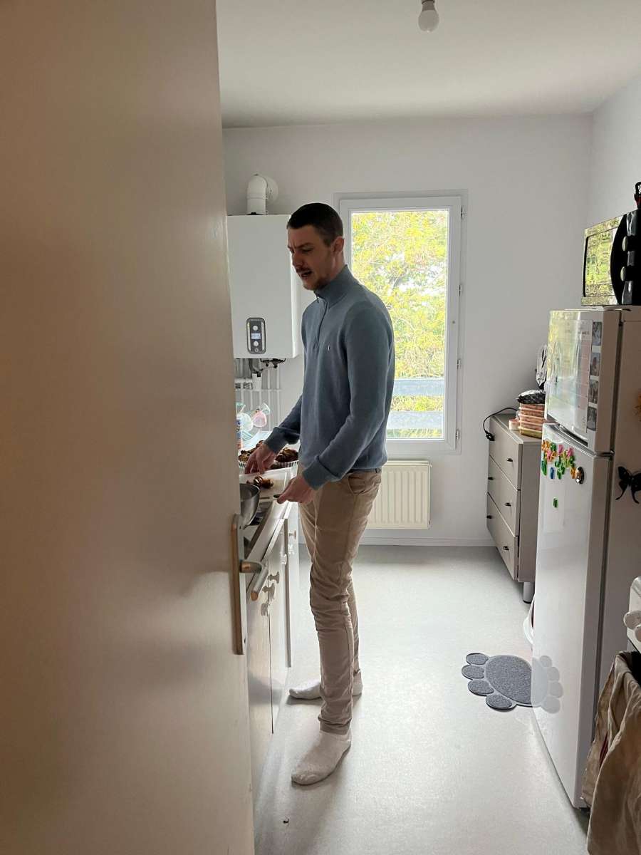 Fikret - Annonce gay à Watermael-Boitsfort Profil de Fikret, 31 ans, Annonce gay à Watermael-Boitsfort (Bruxelles-Capitale)