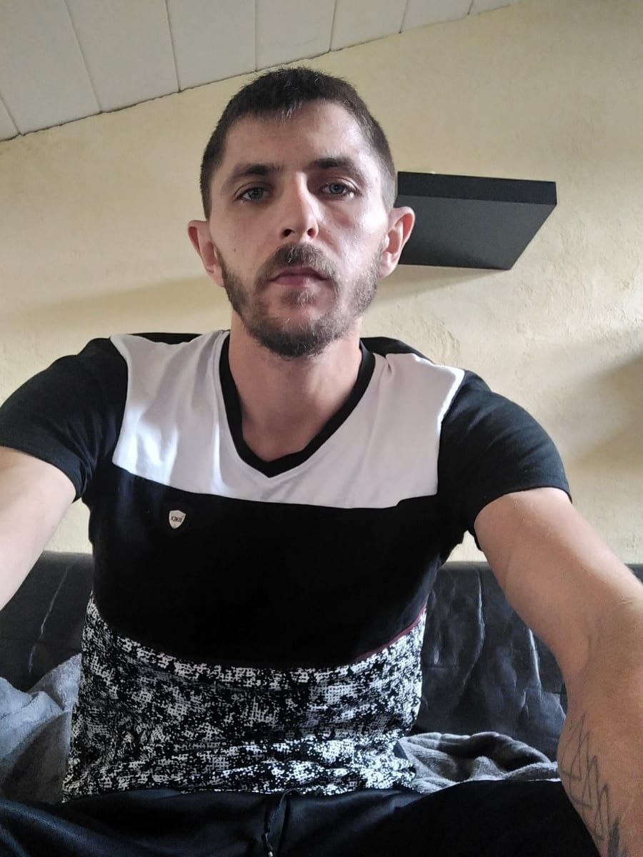 Alperen - Annonce gay à Forest Profil de Alperen, 43 ans, Annonce gay à Forest (Bruxelles-Capitale)