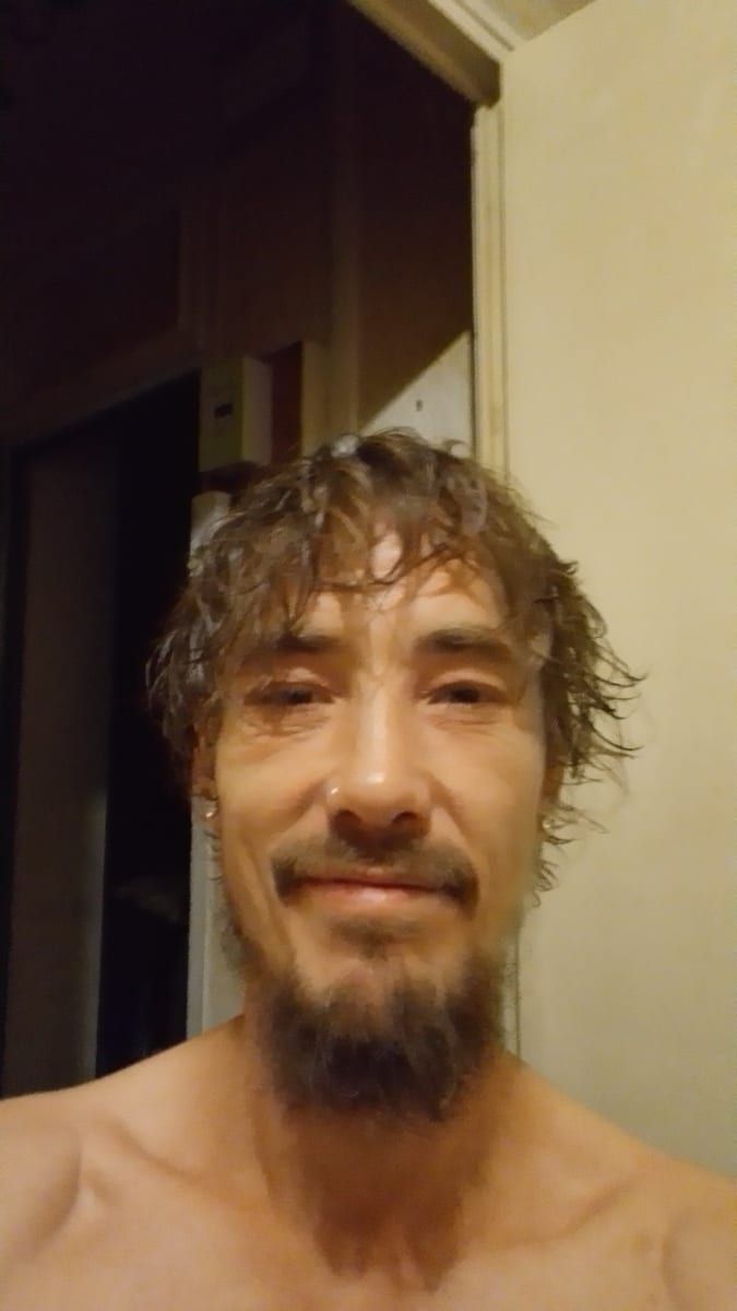 Yonn - Annonce gay à Nassogne Profil de Yonn, 43 ans, Annonce gay à Nassogne (Luxembourg)