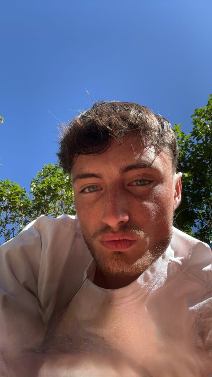 Aman - Annonce gay à Courcelles Profil de Aman, 27 ans, Annonce gay à Courcelles (Hainaut)