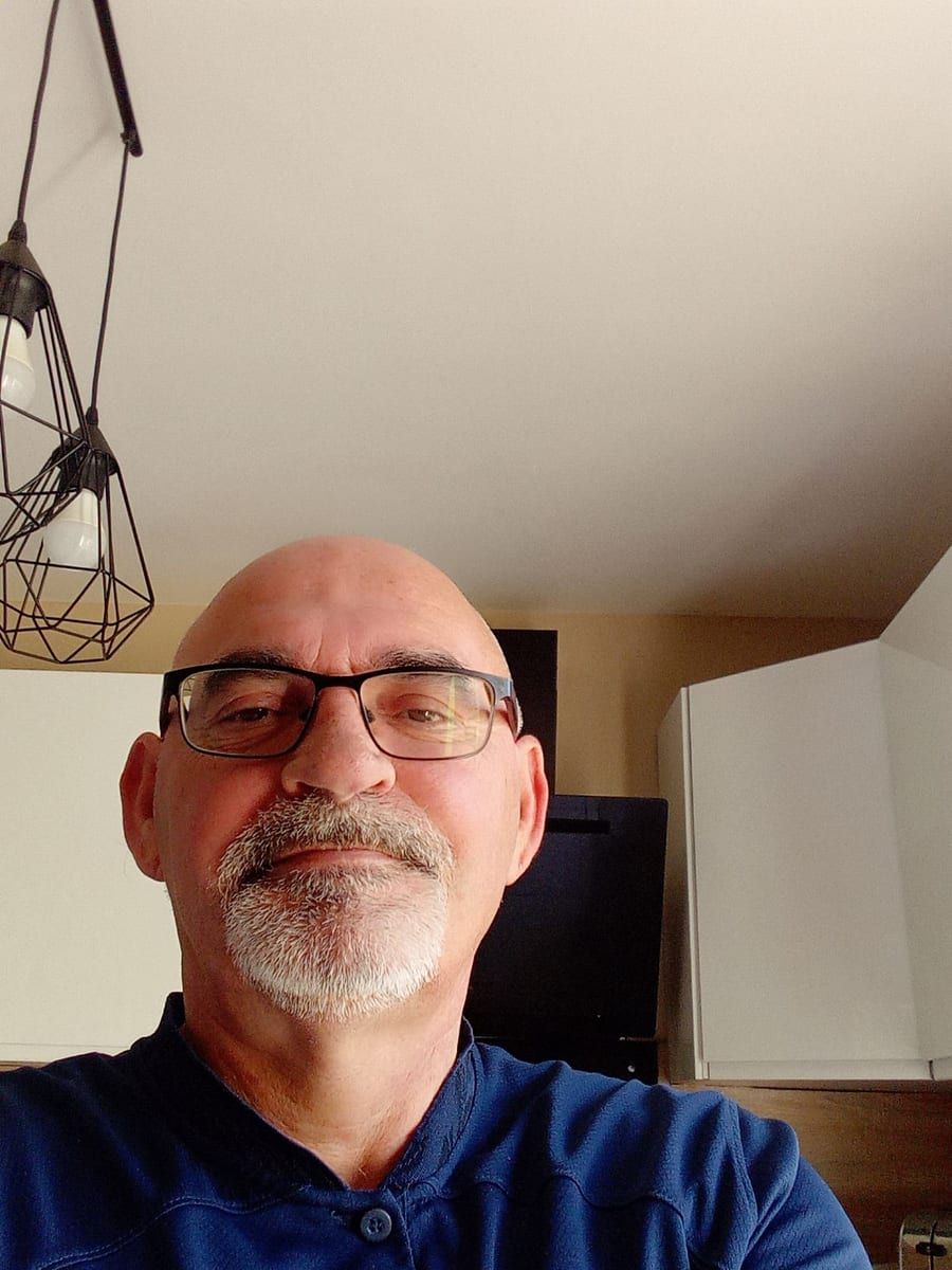 Omrane - Annonce gay à Beaumont Profil de Omrane, 44 ans, Annonce gay à Beaumont (Hainaut)