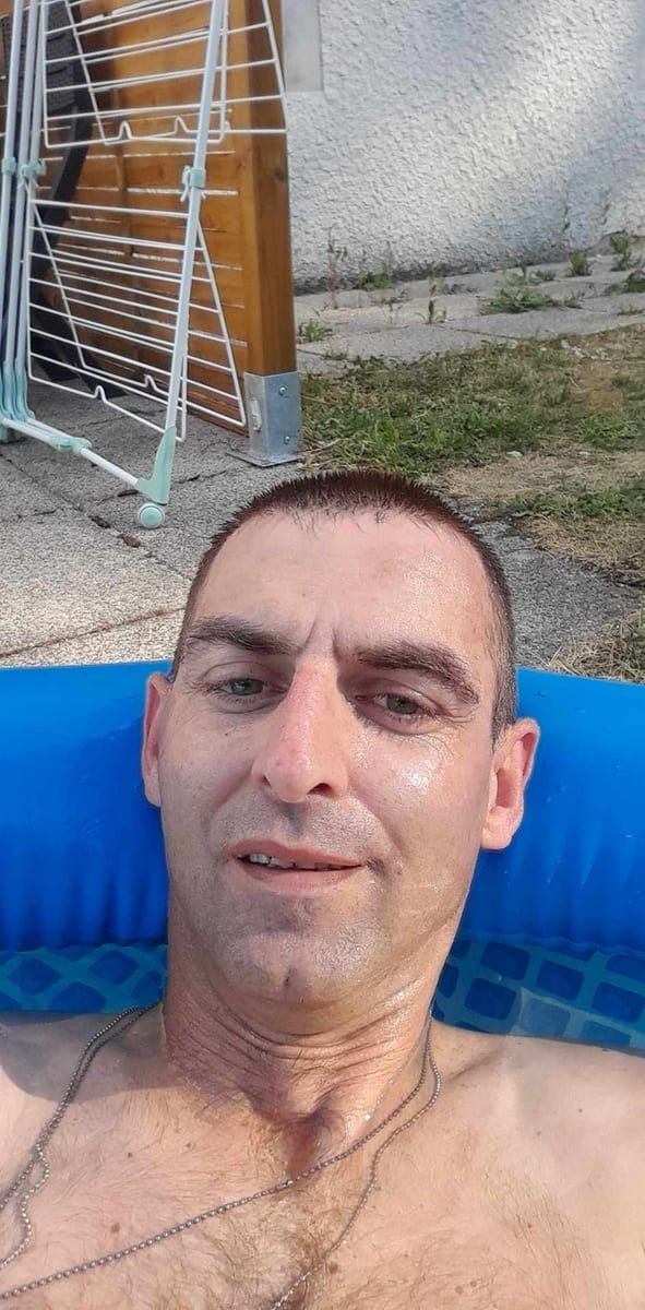 Craig - Annonce gay à Stoumont Profil de Craig, 41 ans, Annonce gay à Stoumont (Liège)