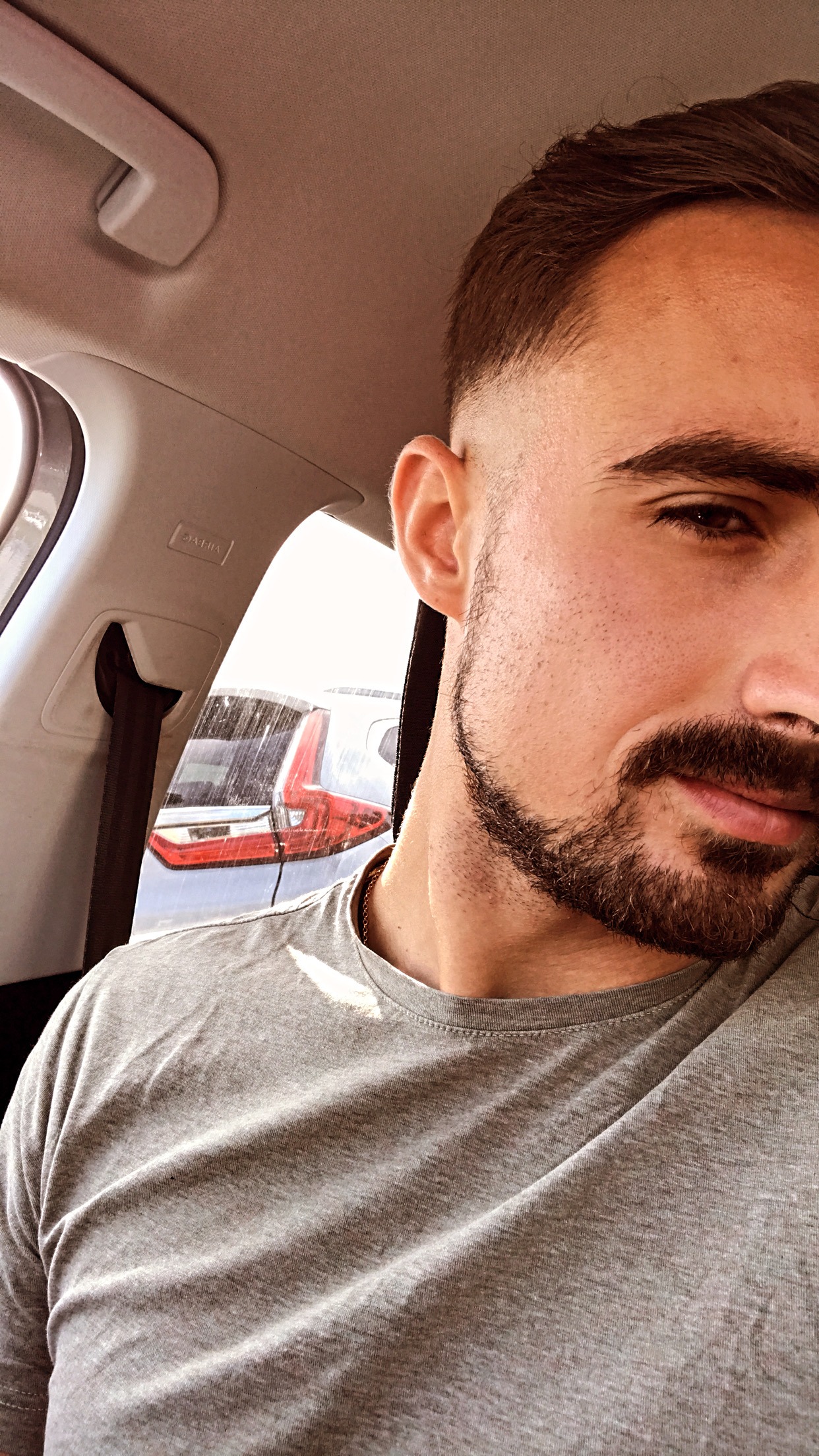 Fodie - Annonce gay à Saint-Georges-sur-Meuse Profil de Fodie, 42 ans, Annonce gay à Saint-Georges-sur-Meuse (Liège)