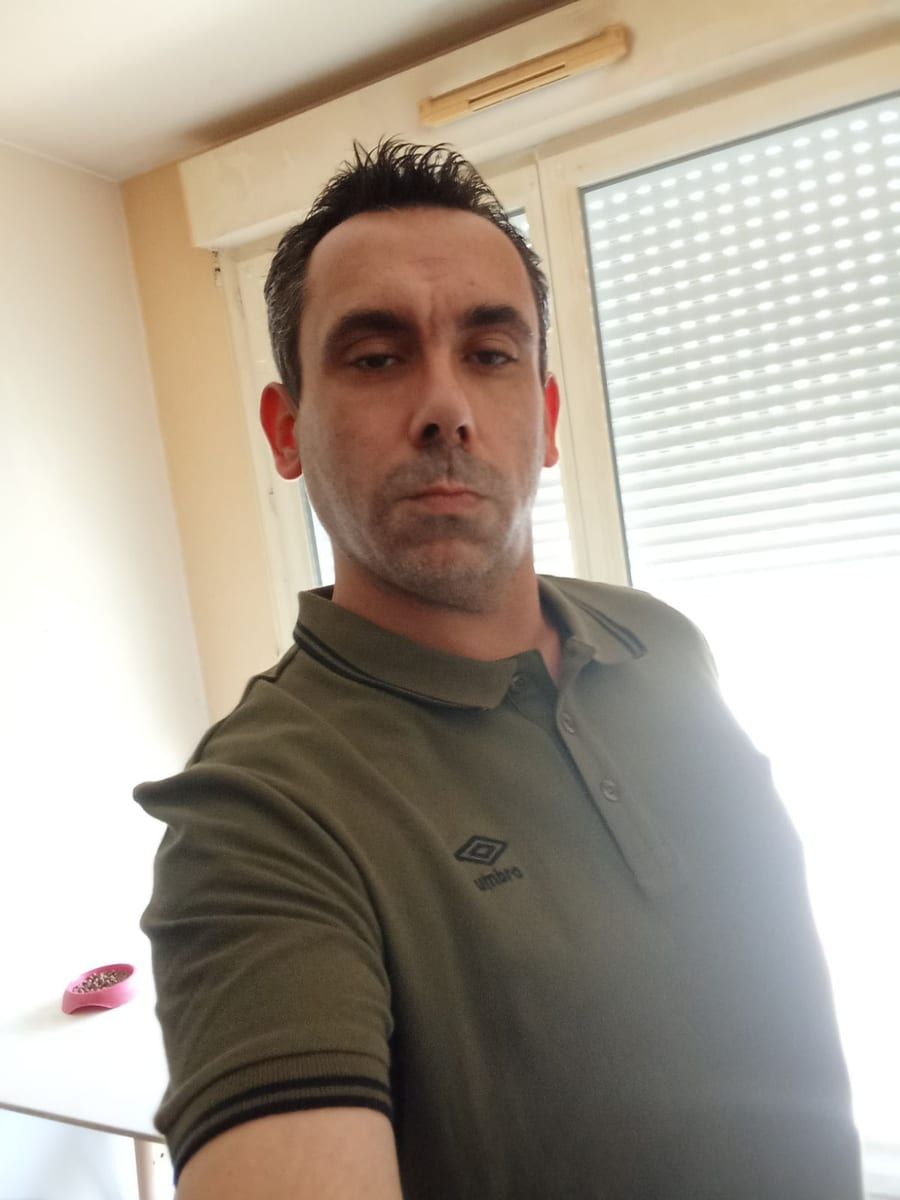 Aslan - Annonce gay à Ittre Profil de Aslan, 30 ans, Annonce gay à Ittre (Brabant wallon)