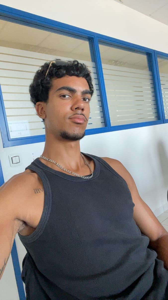 Ziyed - Annonce gay à Soignies Profil de Ziyed, 27 ans, Annonce gay à Soignies (Hainaut)