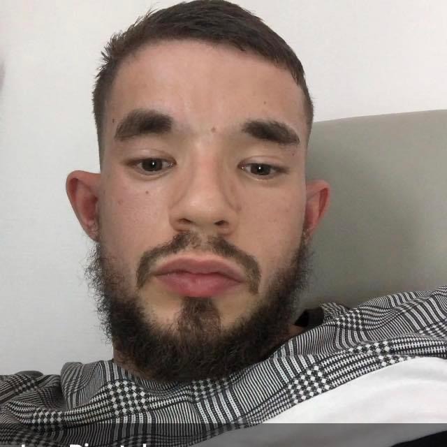 Profil de Esen, 36 ans, Annonce gay à Estaimpuis (Hainaut)