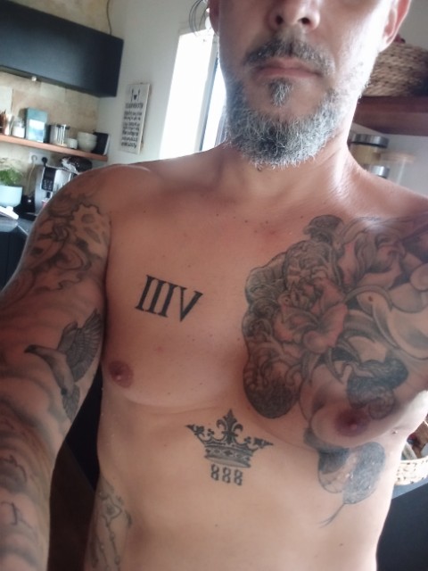 Kazimir - Annonce gay à Houyet Profil de Kazimir, 30 ans, Annonce gay à Houyet (Namur)